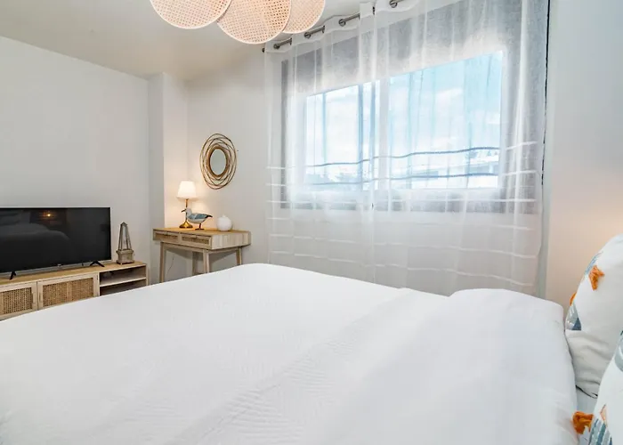 Inf3.1j - Stunning Next To