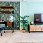 Inf3.1j - Stunning Next To Apartment