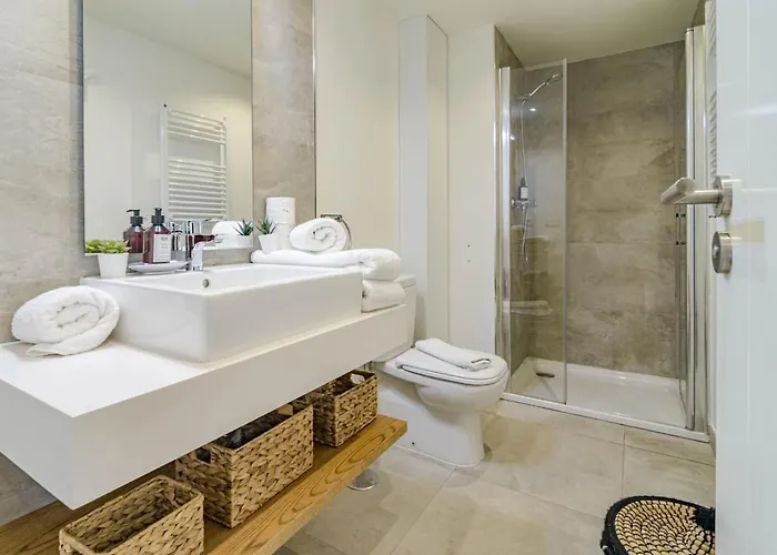 Inf3.1j - Stunning Next To Estepona